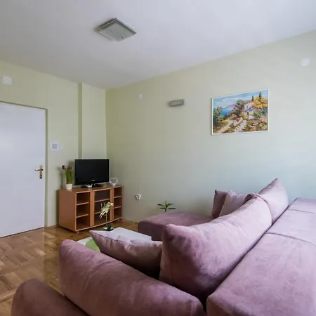 Na Stanovima Apartment *